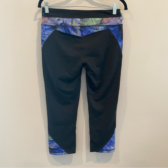 ATHLETA Kailua Luma Capri Chaturanga Leggings Medium - Picture 4 of 8